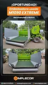 Imagen promocional de Implecor mostrando empacadora usada modelo M1090 Extreme recondicionada como nueva, con vista frontal y lateral del equipo agrícola verde y gris